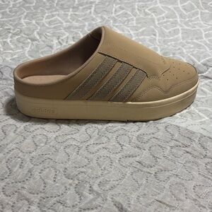 adidas Slip-On Mule in Tan Beige